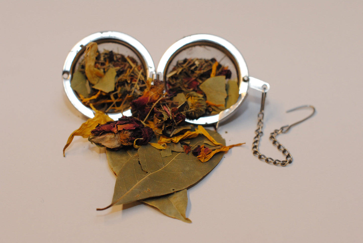 Orb of Night Tea Holiday Set