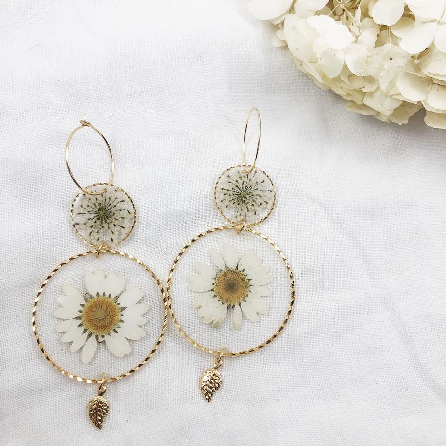 Daisy Dangles with Queen Anne's Lace